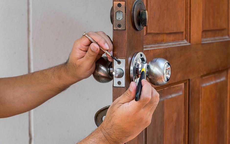 comment ouvrir une porte bloquée Les Lilas